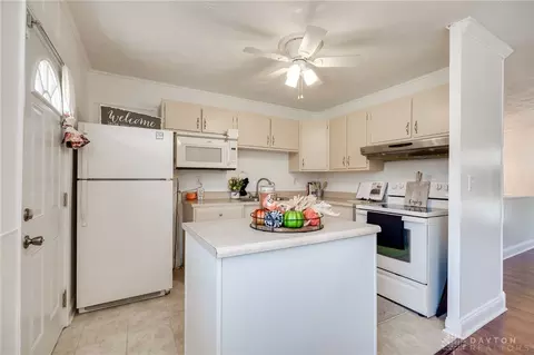 Kitchen - 1109 Montgomery Ave, Springfield, OH 45506 photo 4 of 6