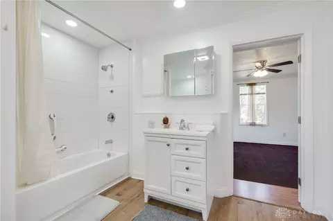 Bath - 1109 Montgomery Ave, Springfield, OH 45506 photo 1 of 7