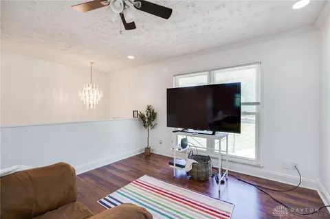 Living - 1109 Montgomery Ave, Springfield, OH 45506 photo 3 of 4