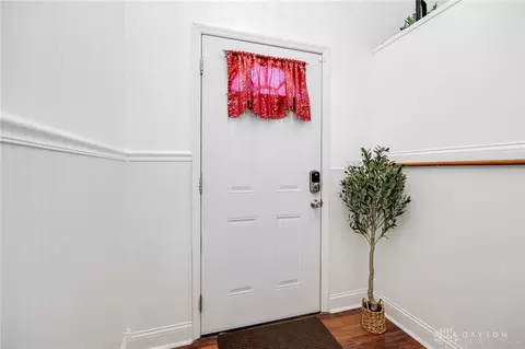 Entry Way - 1109 Montgomery Ave, Springfield, OH 45506 photo 1 of 2