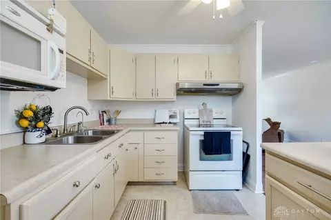 Kitchen - 1109 Montgomery Ave, Springfield, OH 45506 photo 1 of 6