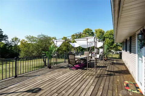 Exterior - 1109 Montgomery Ave, Springfield, OH 45506 photo 5 of 15