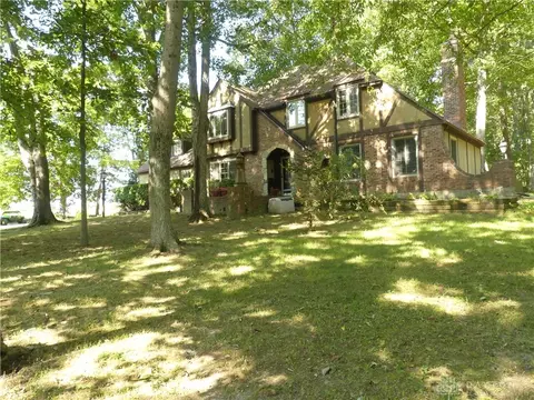1293 Gultice Rd, Xenia, OH 45385