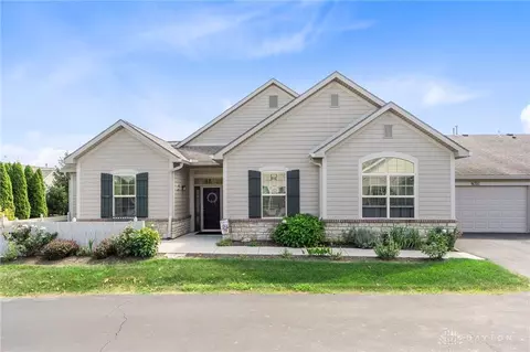 7035 Creekside Cir, Fairborn, OH 45324