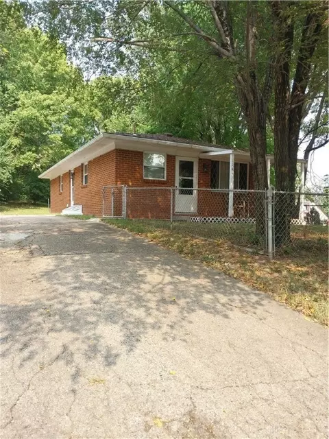 2585 Coronette Ave, Dayton, OH 45414