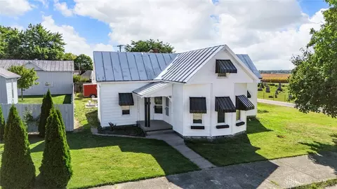 287 S Broadway St, Farmersville, OH 45325