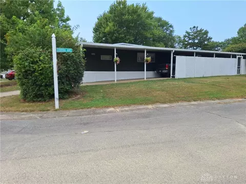 10805 W Valette Cir, Miamisburg, OH 45342