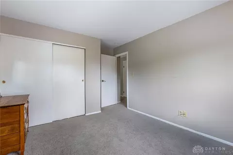 Bedroom - 3883 Wimbledon Cir, Kettering, OH 45420 photo 2 of 5