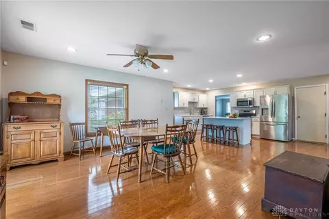Dining - 3883 Wimbledon Cir, Kettering, OH 45420 photo 2 of 2