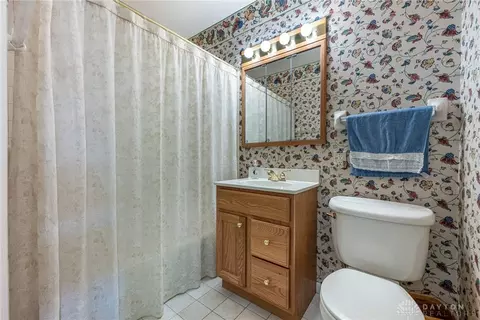 Bath - 3883 Wimbledon Cir, Kettering, OH 45420 photo 1 of 2