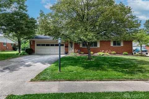 3883 Wimbledon Cir, Kettering, OH 45420