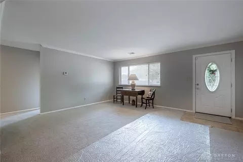 Living - 3883 Wimbledon Cir, Kettering, OH 45420 photo 4 of 6
