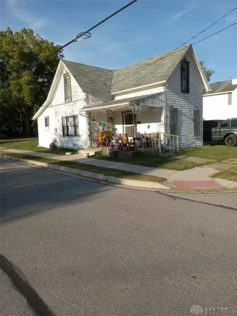 142 W James St, Bradford, OH 45308