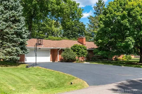 3700 Napanee Dr, Dayton, OH 45430