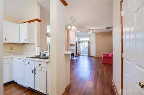 Entry Way - 7201 Brookmeadow Dr, Dayton, OH 45459 photo 3 of 4