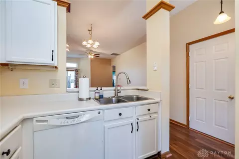 Kitchen - 7201 Brookmeadow Dr, Dayton, OH 45459 photo 2 of 3