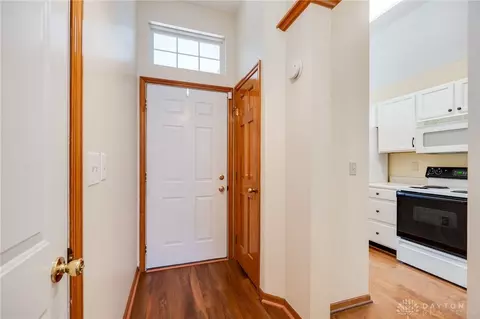 Entry Way - 7201 Brookmeadow Dr, Dayton, OH 45459 photo 2 of 4