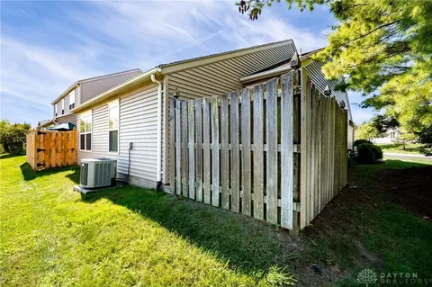 Exterior - 7201 Brookmeadow Dr, Dayton, OH 45459 photo 6 of 8
