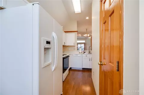 Entry Way - 7201 Brookmeadow Dr, Dayton, OH 45459 photo 4 of 4
