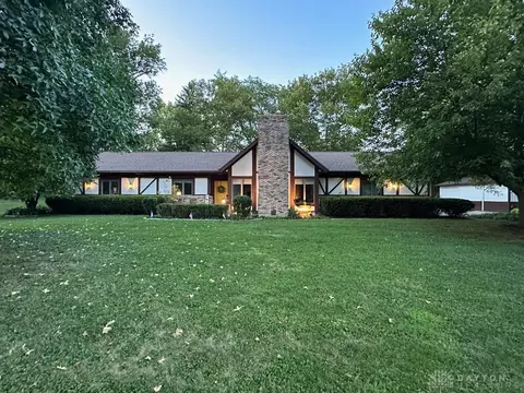 100 Wunderwood Dr, Tipp City, OH 45371