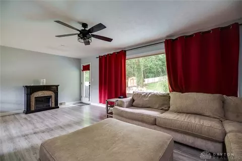 Living - 201 Beech Dr, Springfield, OH 45504 photo 1 of 4