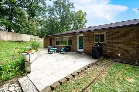 Exterior - 201 Beech Dr, Springfield, OH 45504 photo 3 of 6