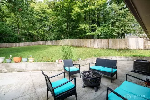 Exterior - 201 Beech Dr, Springfield, OH 45504 photo 5 of 6