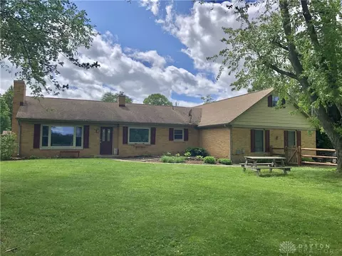 8580 Hide A Way Rd, Dayton, OH 45458