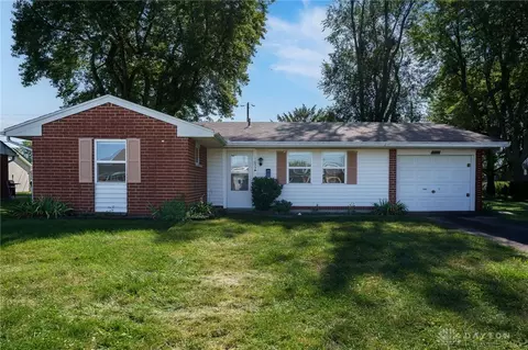 1653 Seneca Dr, Xenia, OH 45385