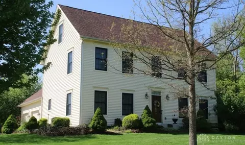 983 Echo Ct, Xenia, OH 45385