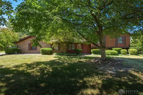 185 Bramblebush Trl, Dayton, OH 45440