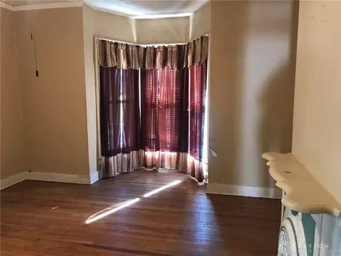 Living - 317 S Plum St, Springfield, OH 45506 photo 1 of 4