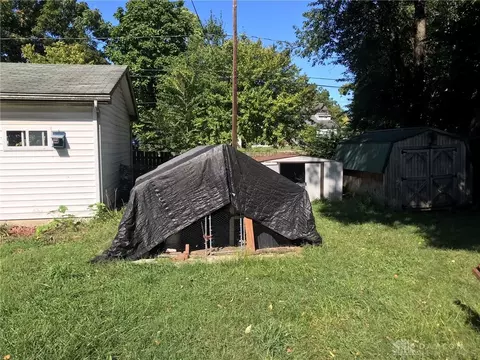 Exterior - 317 S Plum St, Springfield, OH 45506 photo 6 of 7