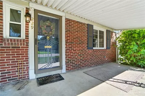 Exterior - 229 S Bromfield Rd, Kettering, OH 45429 photo 6 of 13