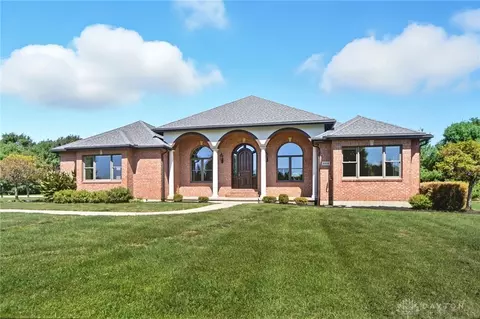 454 Skyland Dr, Bellbrook, OH 45305