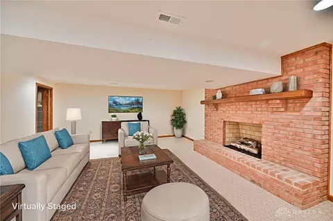 Living - 8531 Eagle Rdg, Springboro, OH 45066 photo 13 of 13
