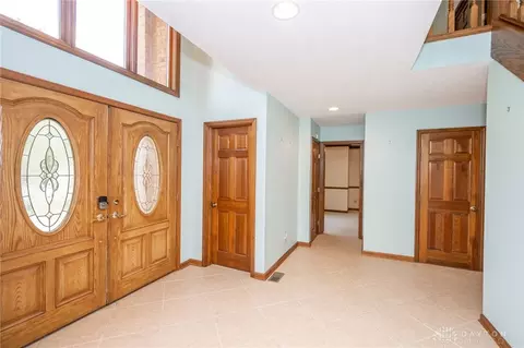 Entry Way - 8531 Eagle Rdg, Springboro, OH 45066 photo 3 of 6