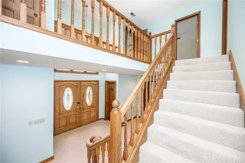 Entry Way - 8531 Eagle Rdg, Springboro, OH 45066 photo 5 of 6