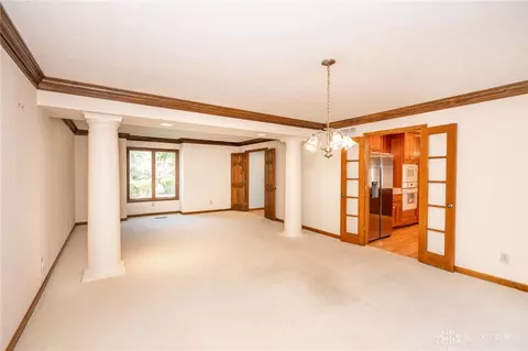 Living - 8531 Eagle Rdg, Springboro, OH 45066 photo 6 of 13