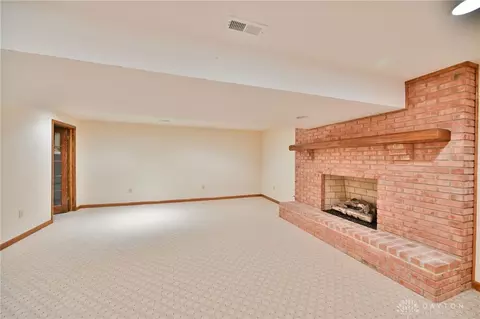 Living - 8531 Eagle Rdg, Springboro, OH 45066 photo 12 of 13