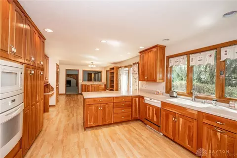 Kitchen - 8531 Eagle Rdg, Springboro, OH 45066 photo 1 of 7