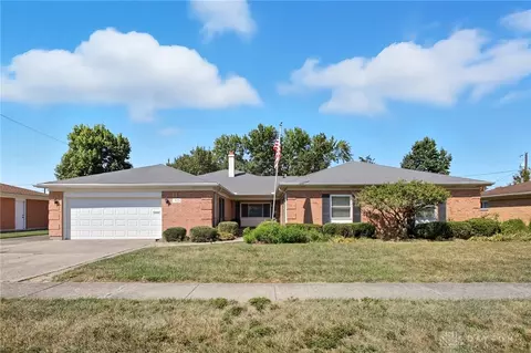 825 Fairgrove Way, Trotwood, OH 45426