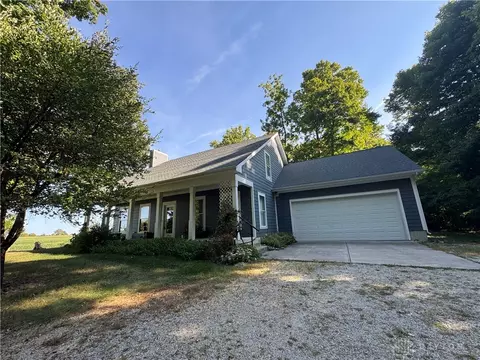 8300 Pyrmont Rd, Lewisburg, OH 45338