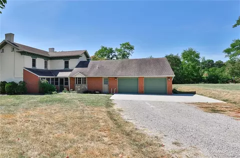 8508 Thomas Rd, Middletown, OH 45042