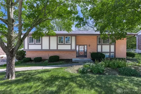 432 Crusader Dr, Dayton, OH 45449