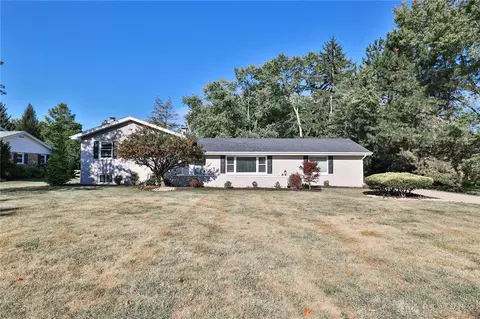 612 Kenridge Dr, Middletown, OH 45042
