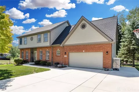 1353 Graceland Dr, Fairborn, OH 45324
