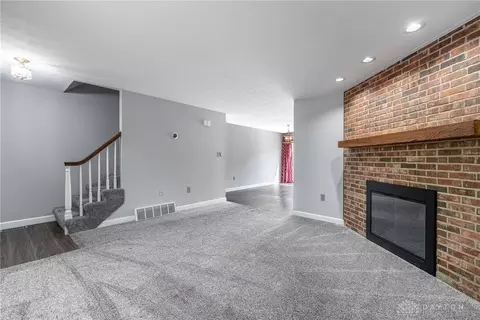 Living - 5891 Overbrooke Rd, Centerville, OH 45440 photo 3 of 4
