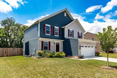1221 Waterbury Dr, Franklin, OH 45005
