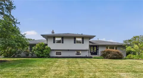 311 Pleasant Hill Dr, Centerville, OH 45459